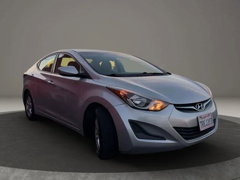 Used 2015 Hyundai Elantra SE image 8