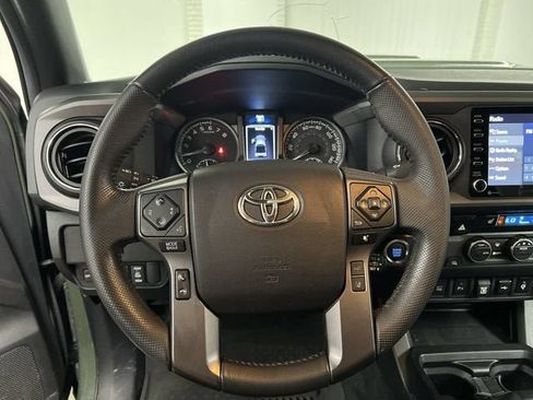 Used 2022 Toyota Tacoma TRD Sport w/ TRD Premium Sport Package AWD/4WD image 11