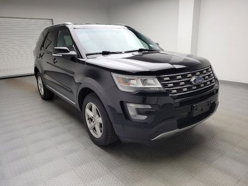 Used 2016 Ford Explorer XLT image 13