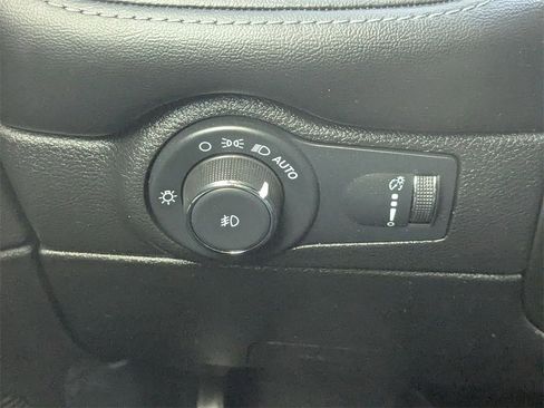 Used 2022 Dodge Durango GT image 17