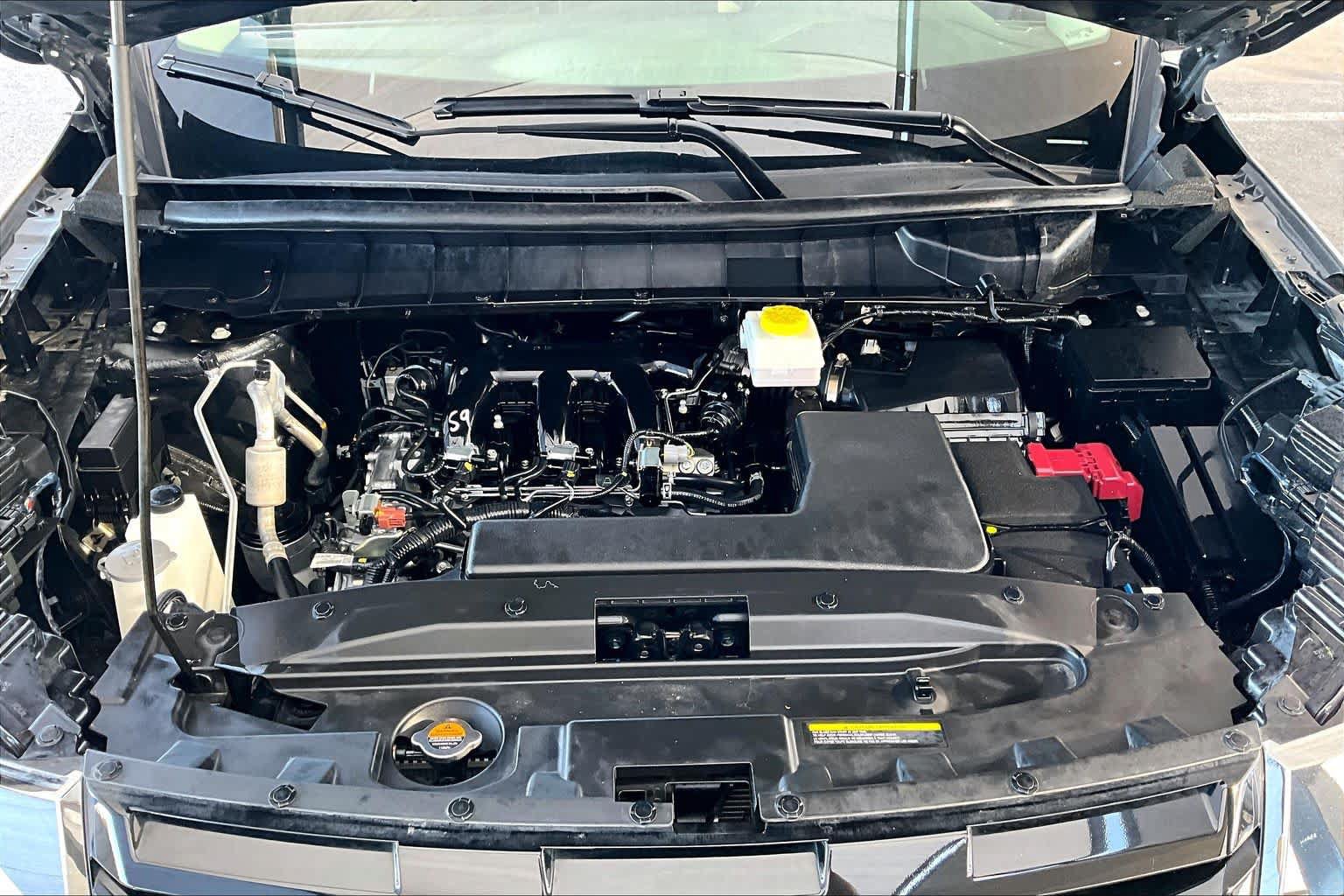 Certified 2025 Nissan Pathfinder SL FWD image 31