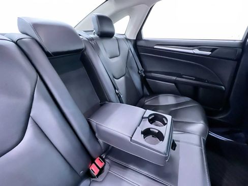 Used 2018 Ford Fusion Titanium FWD image 39