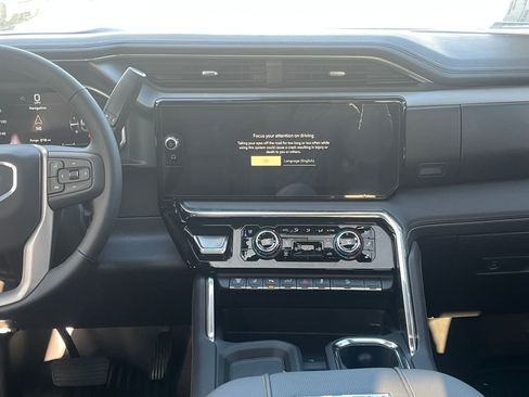 New 2026 GMC Sierra 2500 Denali w/ Denali Reserve Package image 15