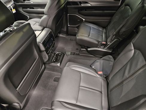 New 2026 Jeep Grand Wagoneer 4WD w/ Premium Group I image 30