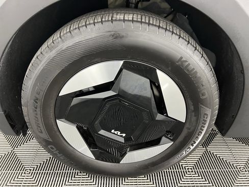 Used 2024 Kia EV9 Light Long Range image 11