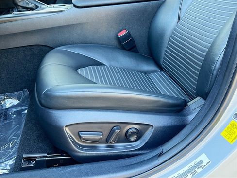 Used 2024 Toyota Camry SE image 18