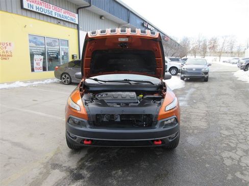 Used 2016 Jeep Cherokee Trailhawk w/ Comfort/Convenience Group image 31