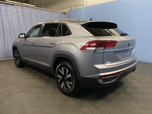Used 2020 Volkswagen Atlas Cross Sport SE image 4