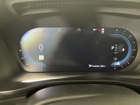 Certified 2025 Volvo XC40 B5 Plus w/ Protection Package Premier image 12