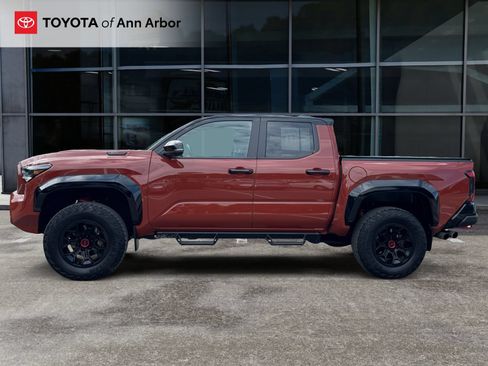 Used 2024 Toyota Tacoma TRD Pro AWD/4WD image 10