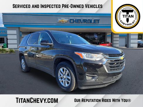 Used 2021 Chevrolet Traverse LS image 1