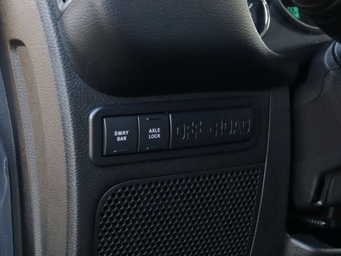 Used 2018 Jeep Wrangler Rubicon w/ Cold Weather Group image 10