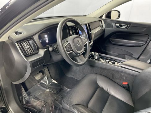 Used 2023 Volvo XC60 B5 Core w/ Protection Package Premier FWD image 9