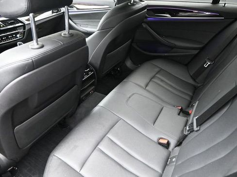 Used 2020 BMW 530i w/ Convenience Package image 18