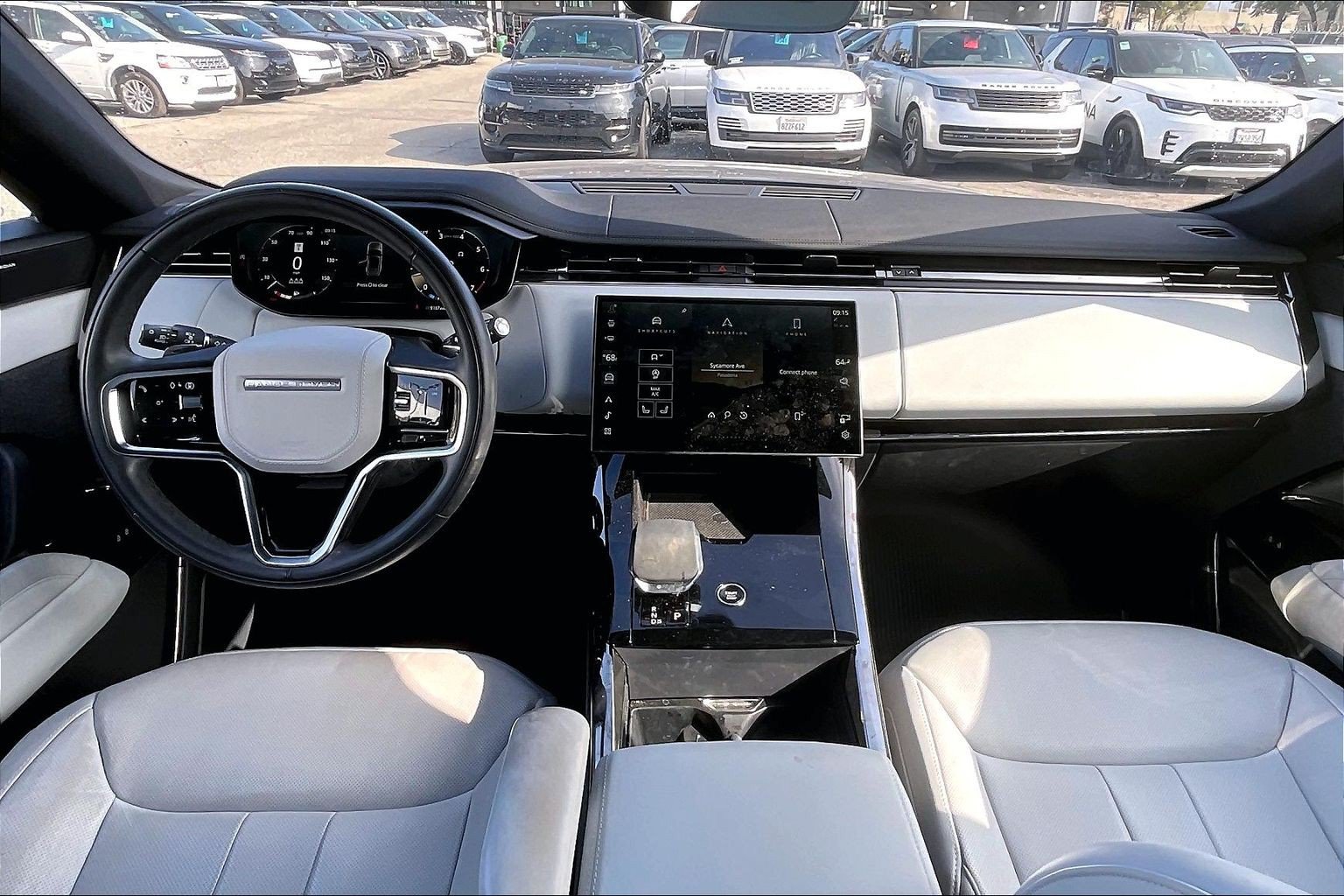 Used 2025 Land Rover Range Rover Sport SE AWD/4WD image 10