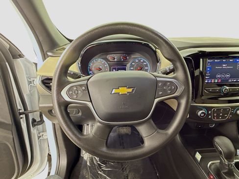 Used 2023 Chevrolet Traverse LS FWD image 13