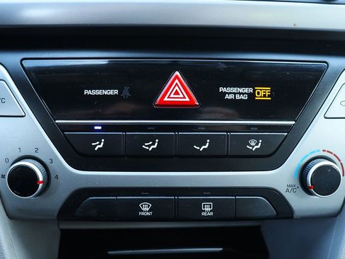 Used 2017 Hyundai Elantra SE image 45