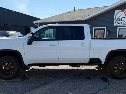 Used 2020 Chevrolet Silverado 3500 LT AWD/4WD image 2