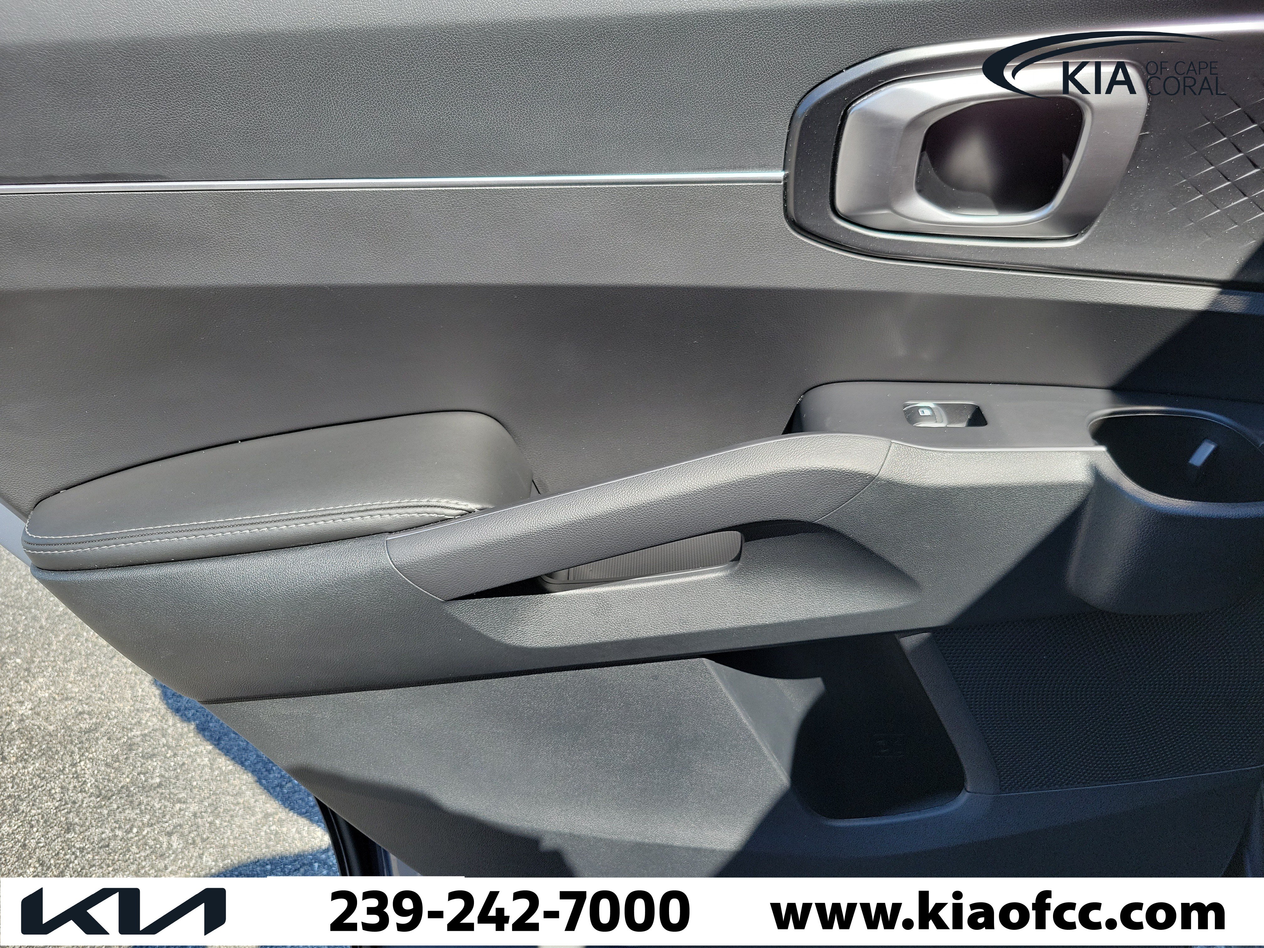 Certified 2024 Kia Sorento S w/ Panoramic Sunroof Package FWD image 17