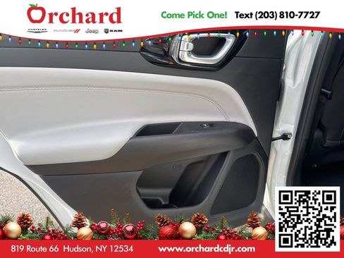 Used 2024 Jeep Compass Limited image 27