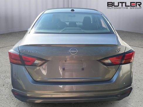 Used 2024 Nissan Altima 2.5 SV FWD image 9
