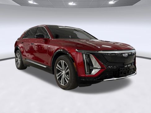 Used 2024 Cadillac Lyriq Luxury RWD image 7