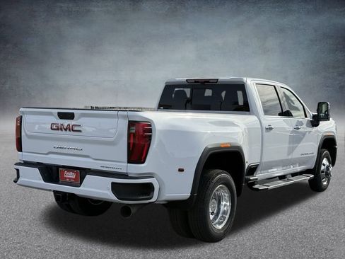 New 2026 GMC Sierra 3500 Denali w/ Denali Reserve Package image 3