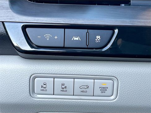 Used 2024 Kia Carnival SX image 10