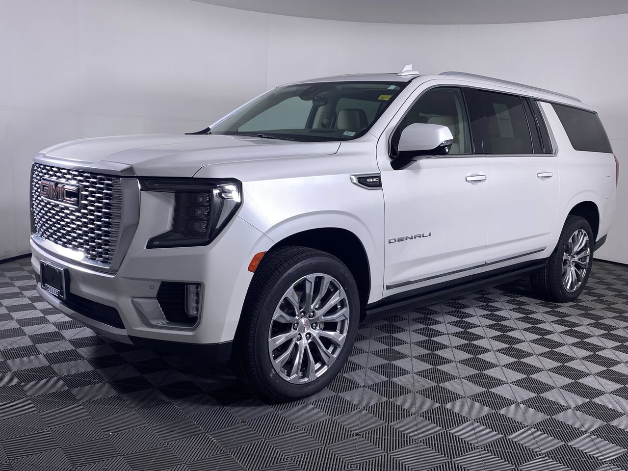 Certified 2021 GMC Yukon XL Denali w/ Denali Premium Package AWD/4WD image 18