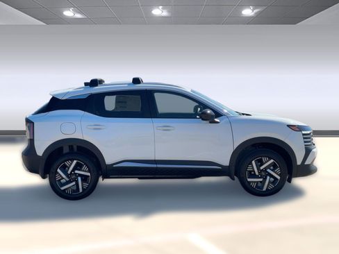 New 2026 Nissan Kicks SV w/ Cold Weather Package FWD image 8