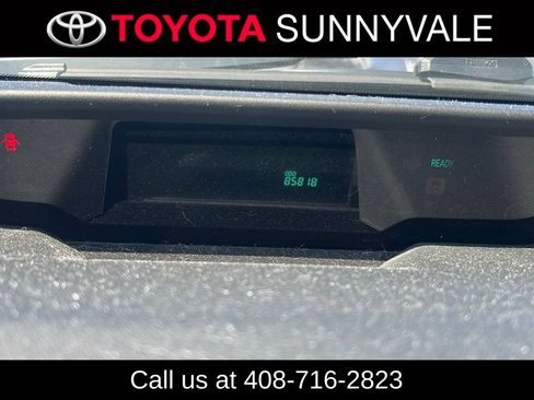 Used 2007 Toyota Prius w/ Pkg 5 FWD image 3
