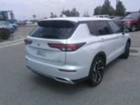 Used 2024 Mitsubishi Outlander SE AWD/4WD image 7