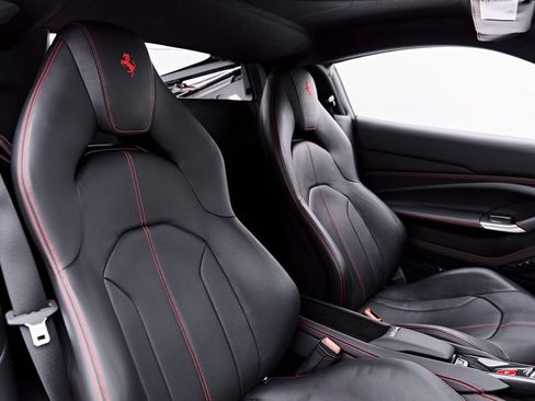 Used 2020 Ferrari F8 Tributo RWD image 60