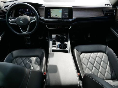 Used 2024 Volkswagen Atlas SEL Premium R-Line image 13