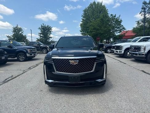 Used 2023 Cadillac Escalade Premium Luxury w/ Performance Package AWD/4WD image 2