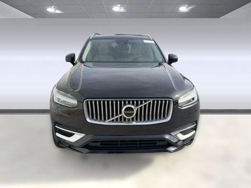 Certified 2023 Volvo XC90 B6 Plus w/ Protection Package image 6