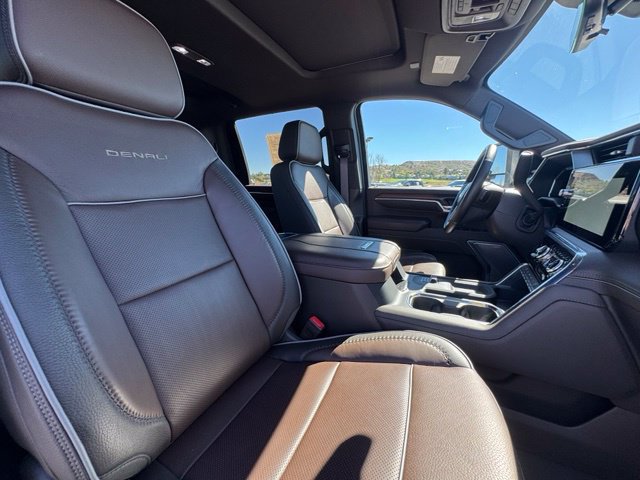 Used 2025 GMC Sierra 3500 Denali w/ Denali Reserve Package AWD/4WD image 28