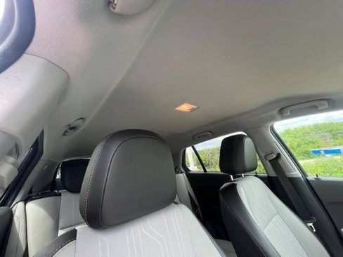 Used 2017 Chevrolet Trax LT w/ LT Convenience Package FWD image 31