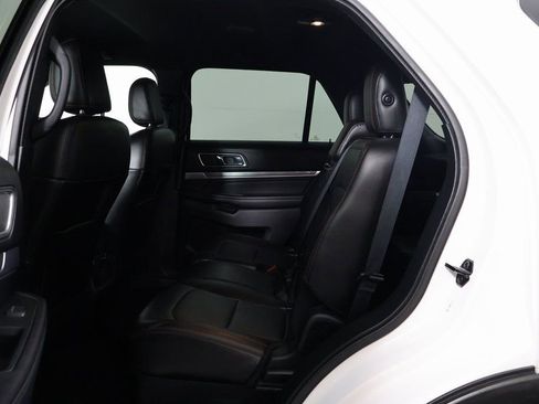 Used 2018 Ford Explorer Sport image 11