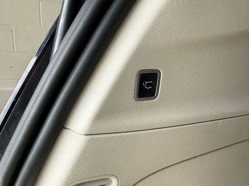 Used 2018 Chrysler Pacifica Touring Plus image 17