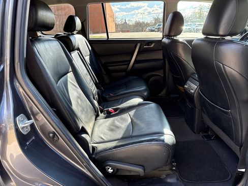 Used 2013 Toyota Highlander Plus image 25