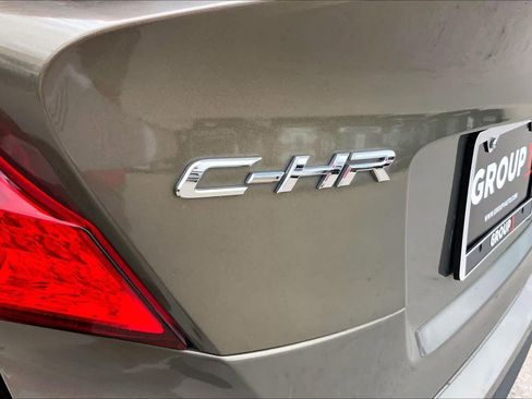 Used 2021 Toyota C-HR XLE image 28