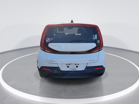 Used 2022 Kia Soul LX w/ Technology Package image 7