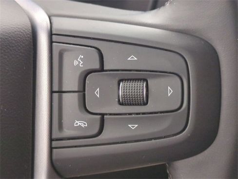 Used 2024 GMC Yukon SLT w/ SLT Luxury Package image 26