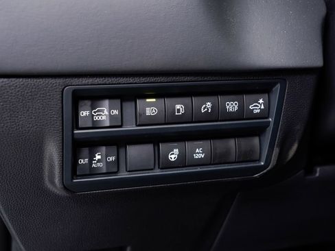 Used 2026 Toyota Sequoia Platinum AWD/4WD image 23
