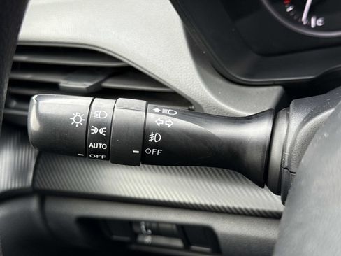 Used 2024 Subaru Crosstrek 2.0i Premium image 9