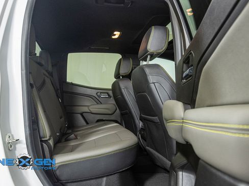 Used 2024 Chevrolet Colorado ZR2 w/ ZR2 Convenience Package III AWD/4WD image 31