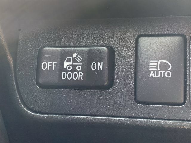 Certified 2022 Toyota Tacoma SR5 AWD/4WD image 10