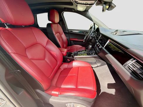 Used 2024 Porsche Macan S image 15