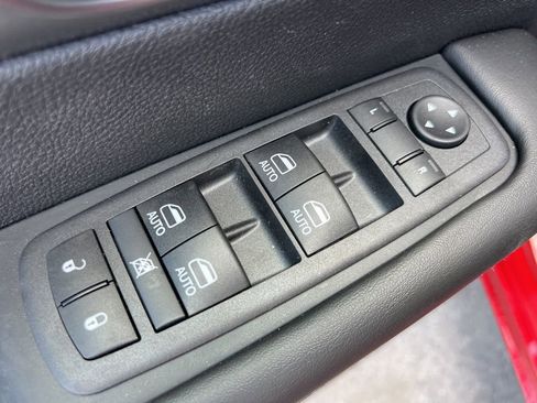 New 2026 Chrysler Pacifica Select image 10